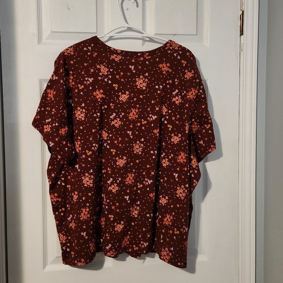 Old Navy T-shirt Red Flower Pattern Women's 3X - Picture 3 of 5